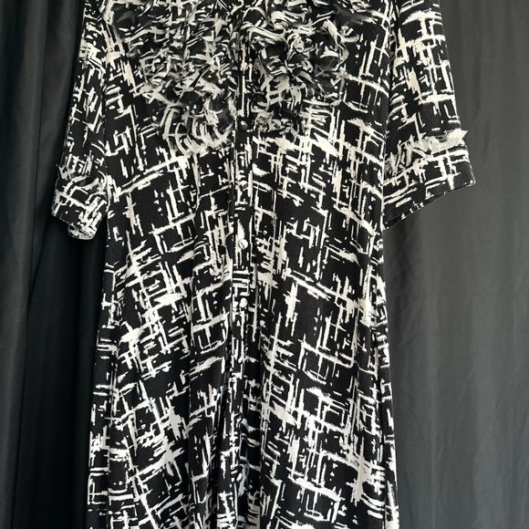 Black/White, Ruffled Tunic | Alfani (Size: M) - Picture 6 of 8